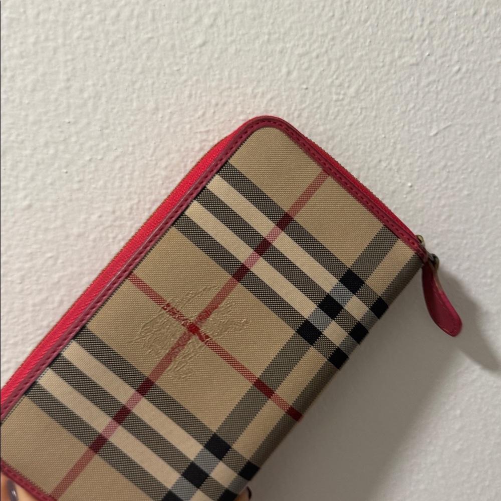 Burberry Red Wallet with Iconic Check Pattern - Picture 10 of 17